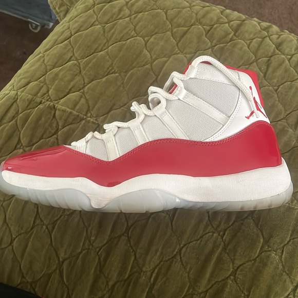 Jordan 11 - Picture 1 of 5